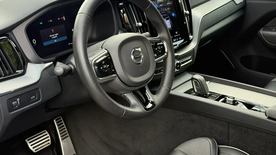 VOLVO XC60 -