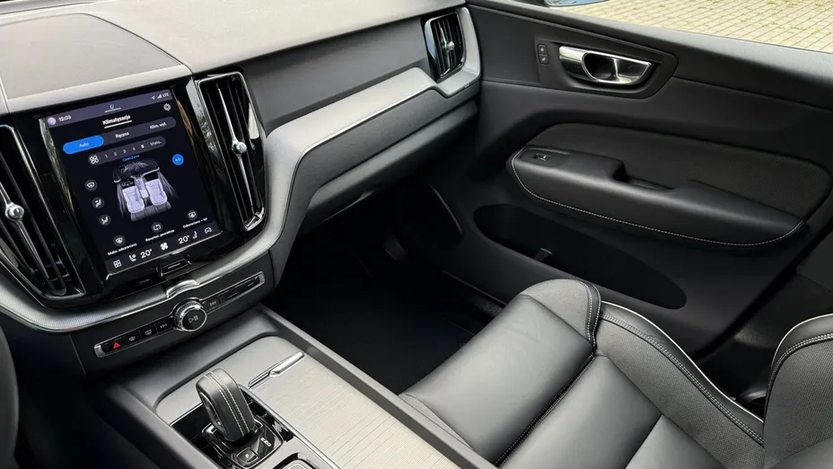 VOLVO XC60 -