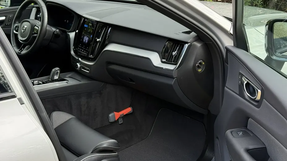 VOLVO XC60 -