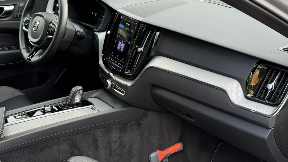 VOLVO XC60 -