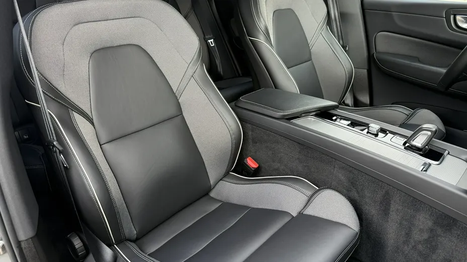 VOLVO XC60 -