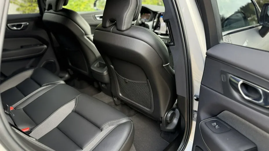 VOLVO XC60 -