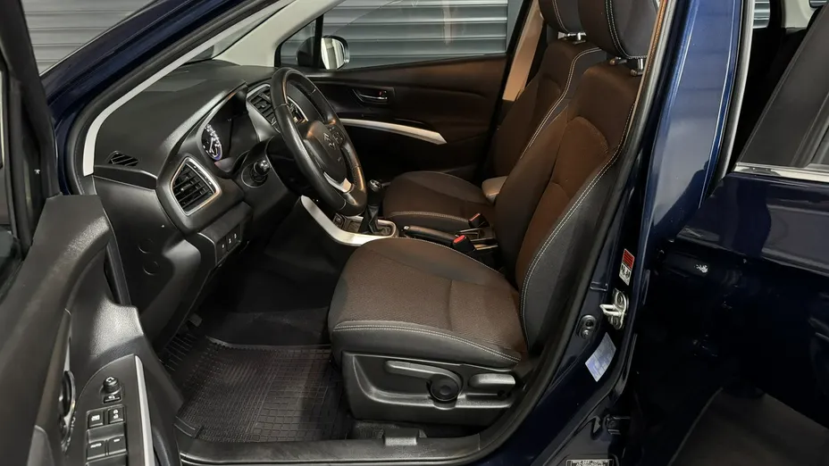 SUZUKI S-Cross -
