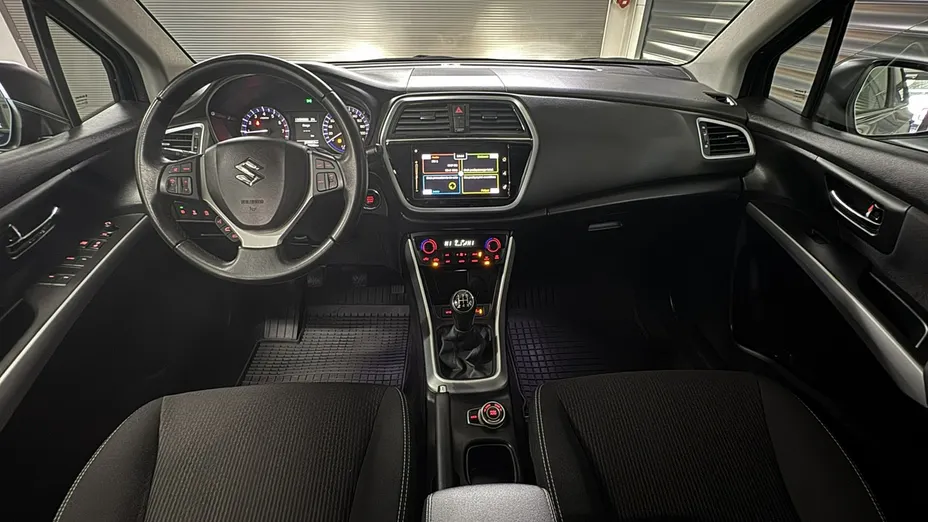 SUZUKI S-Cross -