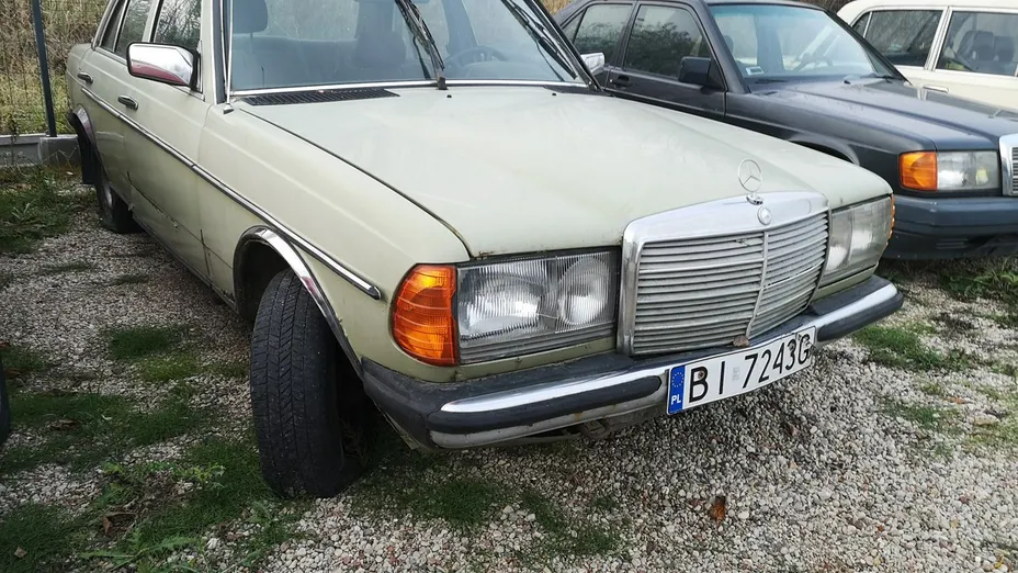 MERCEDES-BENZ 123 -
