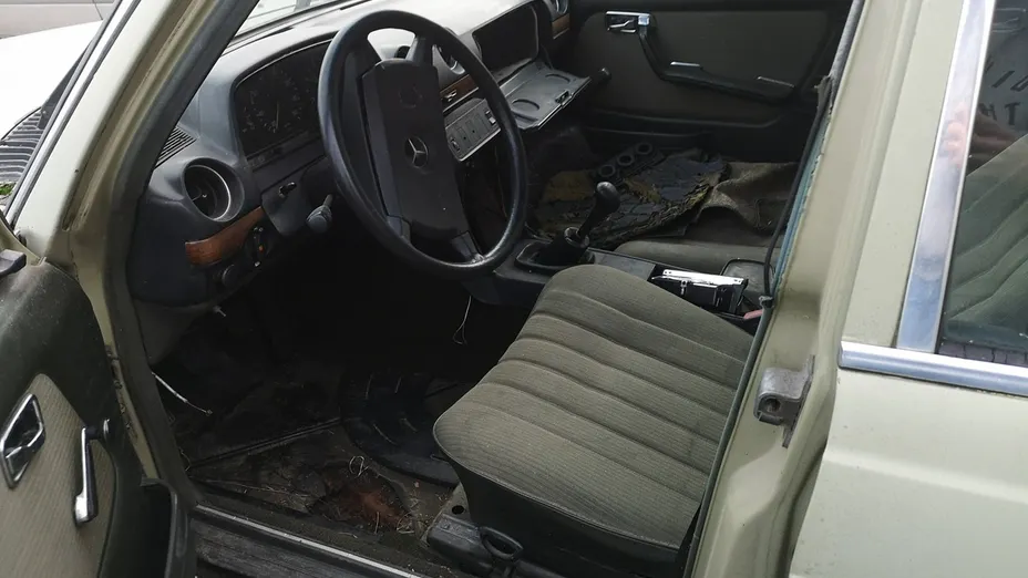 MERCEDES-BENZ 123 -
