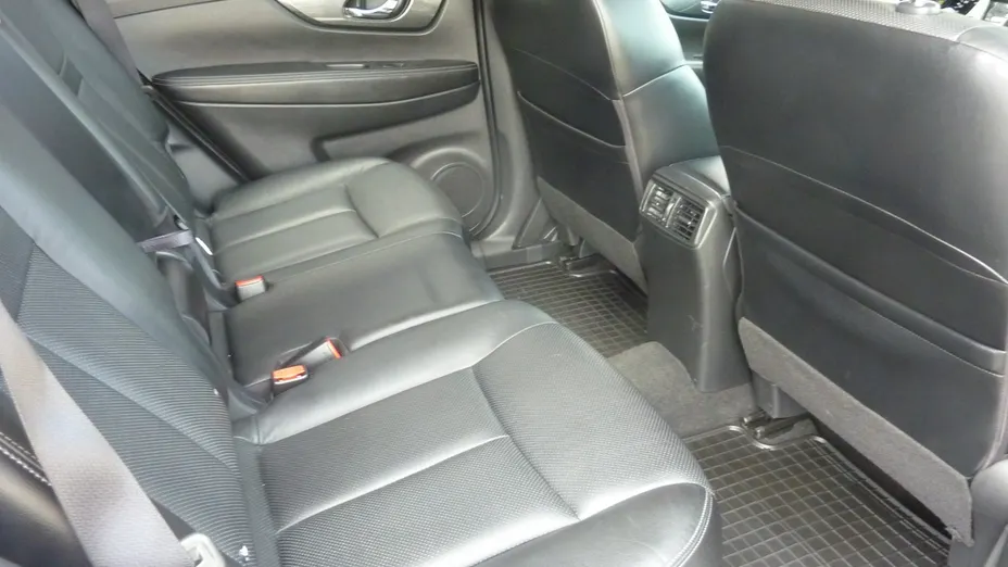 NISSAN X-Trail -