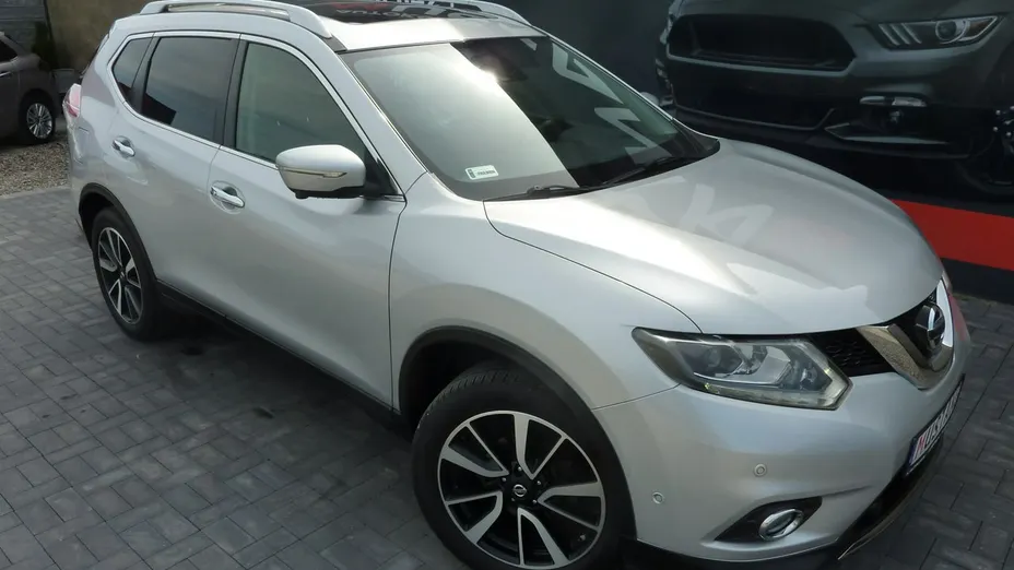 NISSAN X-Trail -