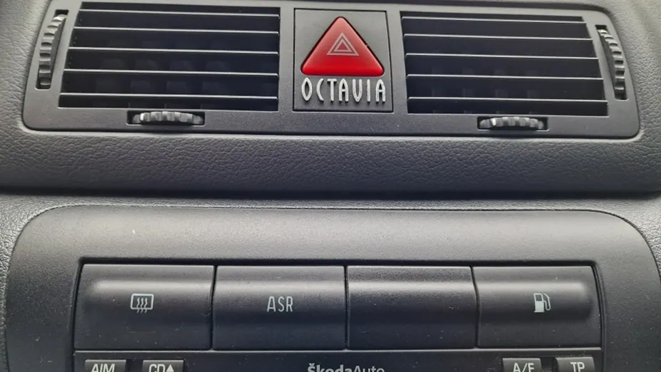 SKODA Octavia -