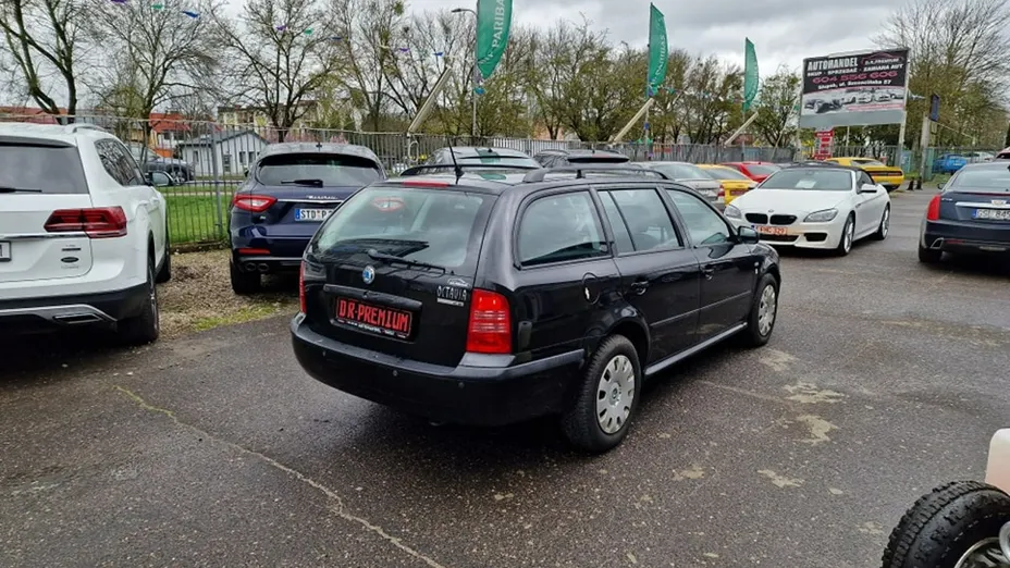 SKODA Octavia -