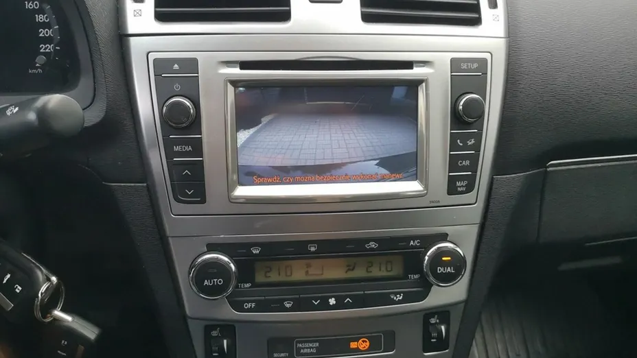 TOYOTA Avensis -