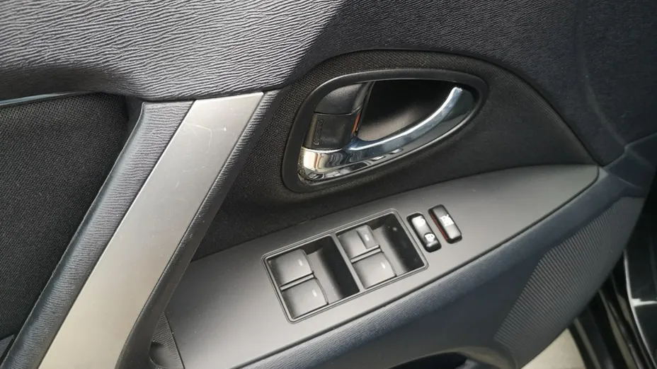 TOYOTA Avensis -