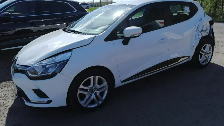 RENAULT Clio -