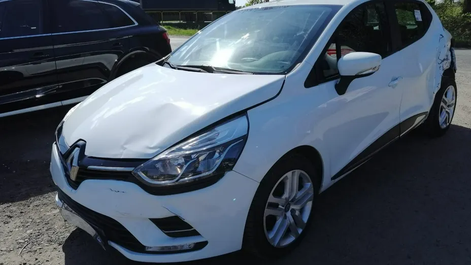 RENAULT Clio -