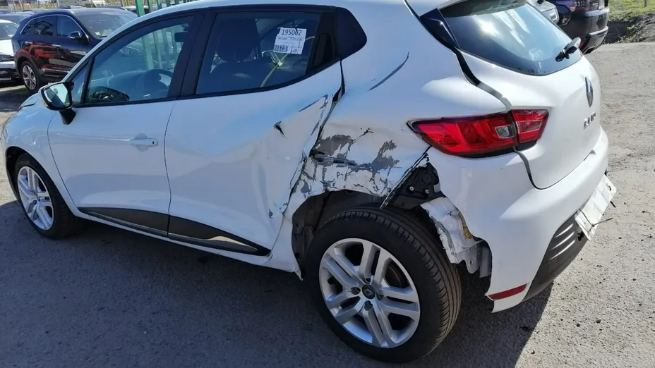 RENAULT Clio -