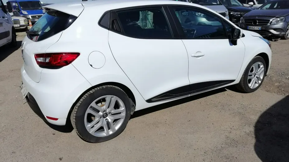 RENAULT Clio -