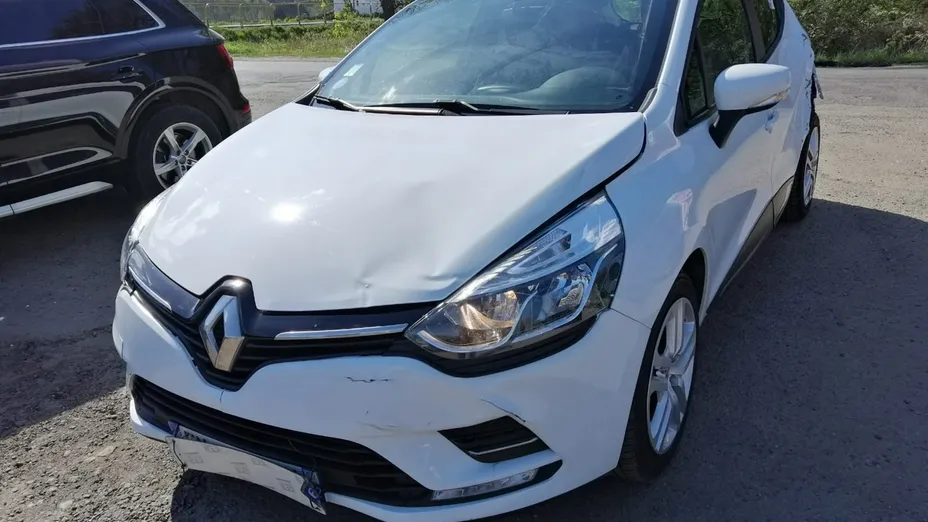 RENAULT Clio -