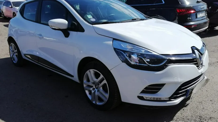 RENAULT Clio -