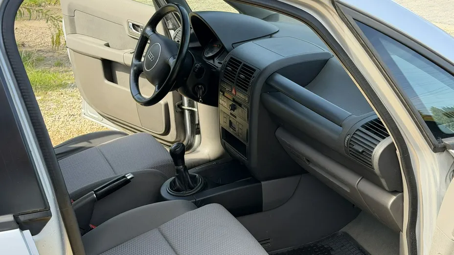 AUDI A2 -