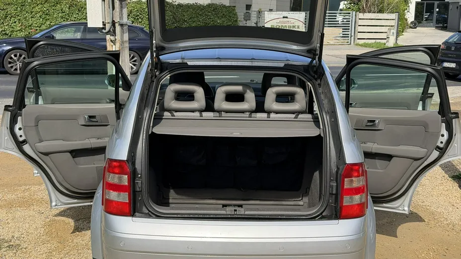 AUDI A2 -