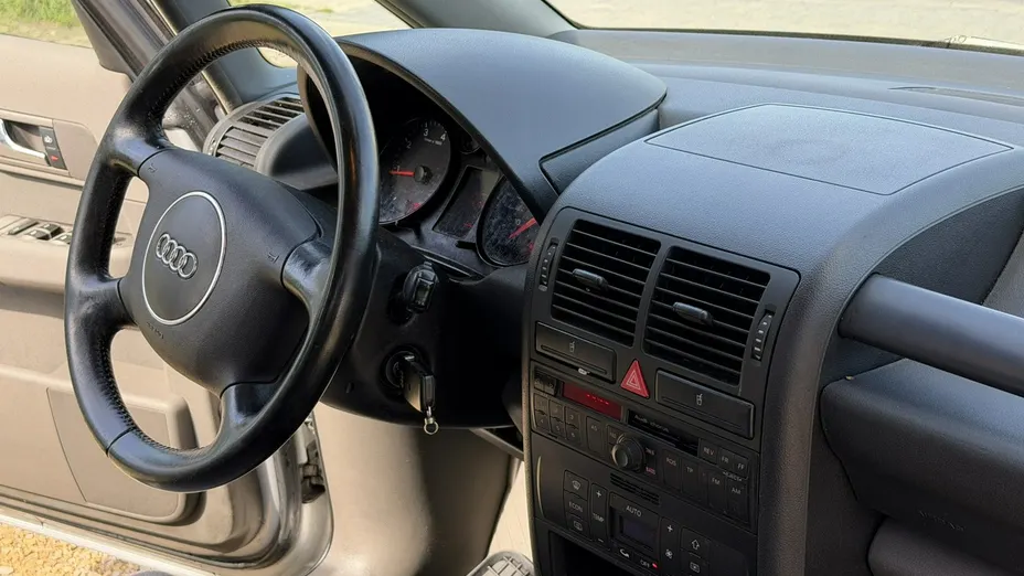 AUDI A2 -