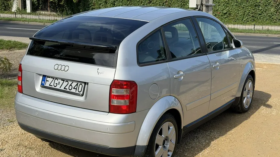 AUDI A2 -