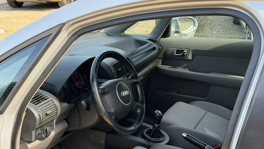 AUDI A2 -