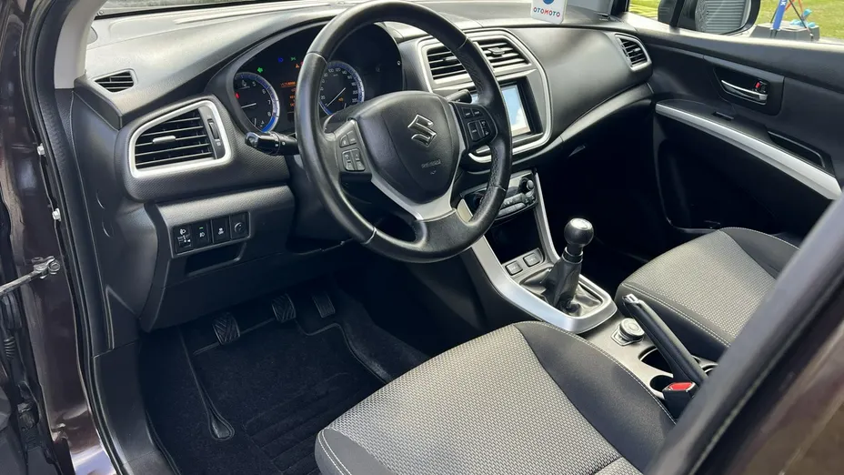 SUZUKI S-Cross -