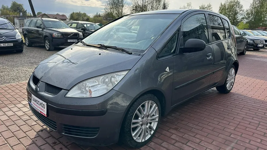 MITSUBISHI Colt -