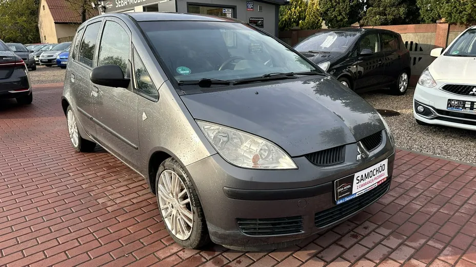 MITSUBISHI Colt -