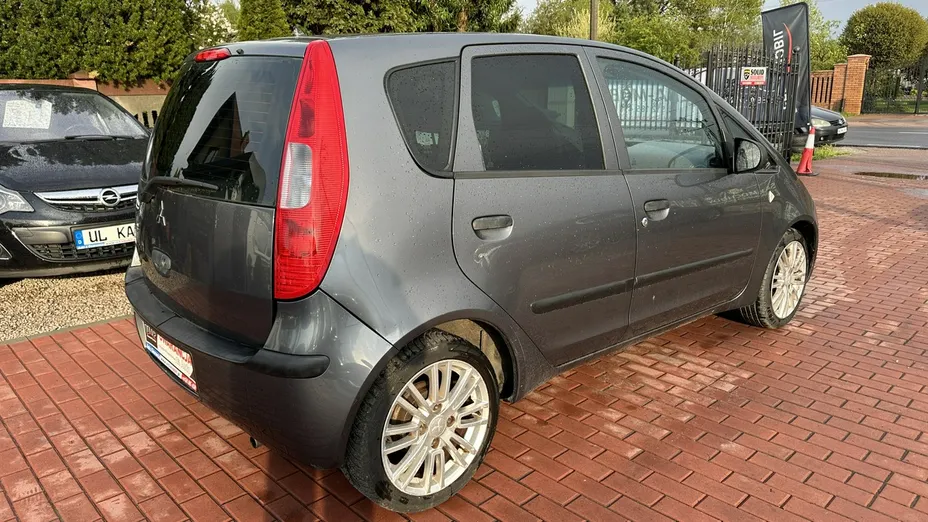 MITSUBISHI Colt -