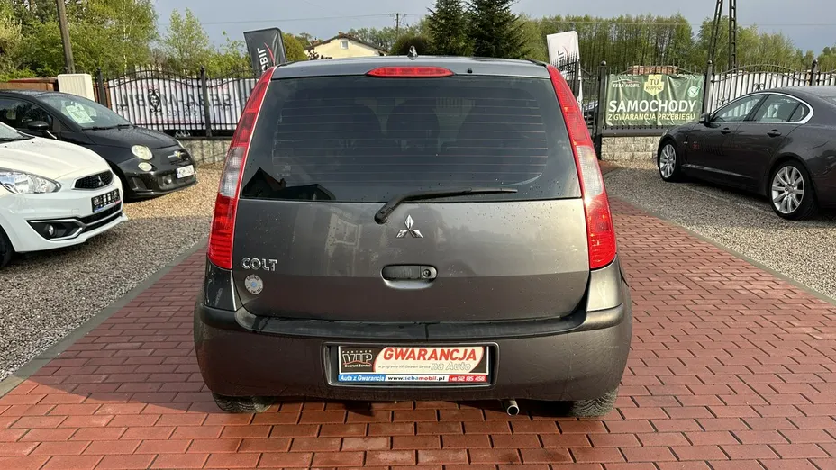 MITSUBISHI Colt -