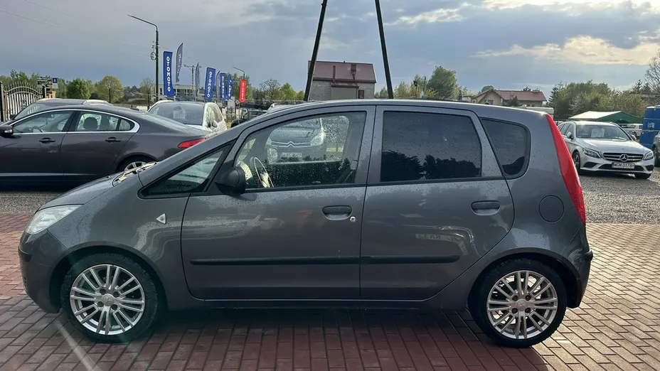 MITSUBISHI Colt -