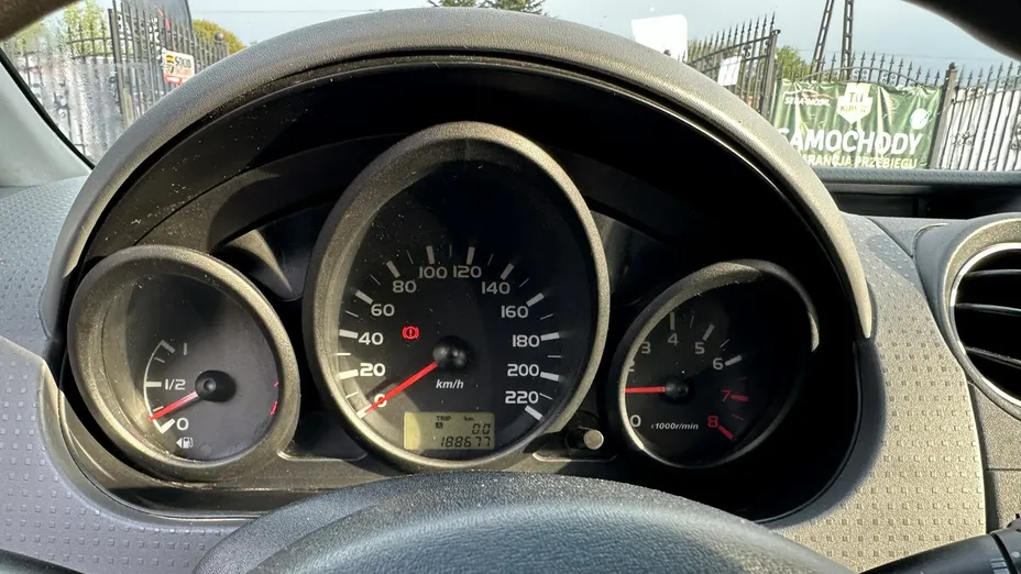 MITSUBISHI Colt -