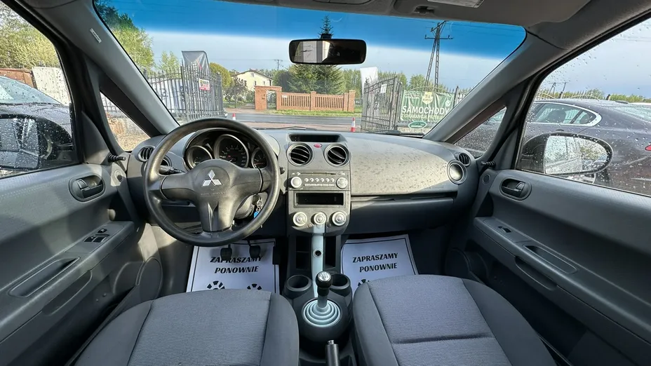 MITSUBISHI Colt -