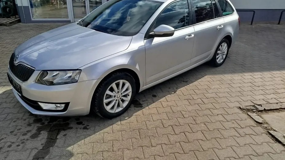 SKODA Octavia -