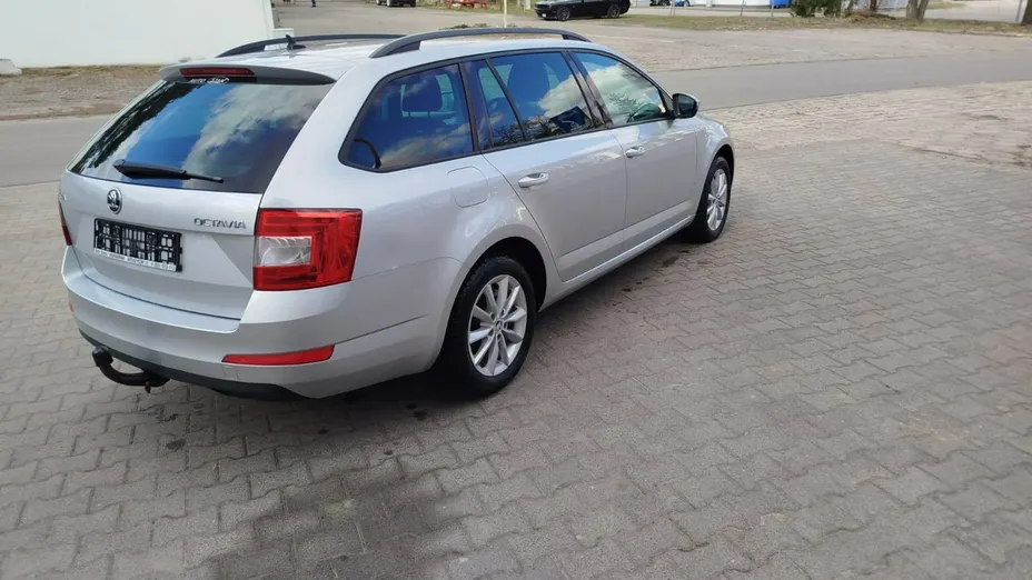 SKODA Octavia -