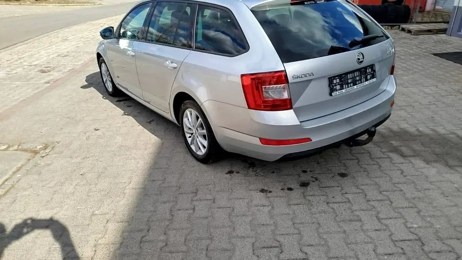 SKODA Octavia -