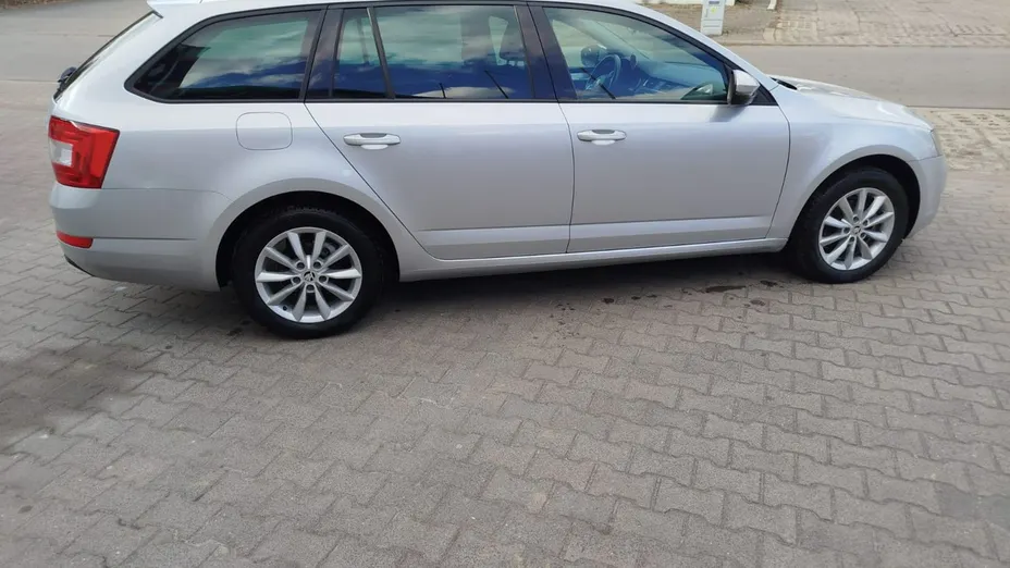 SKODA Octavia -