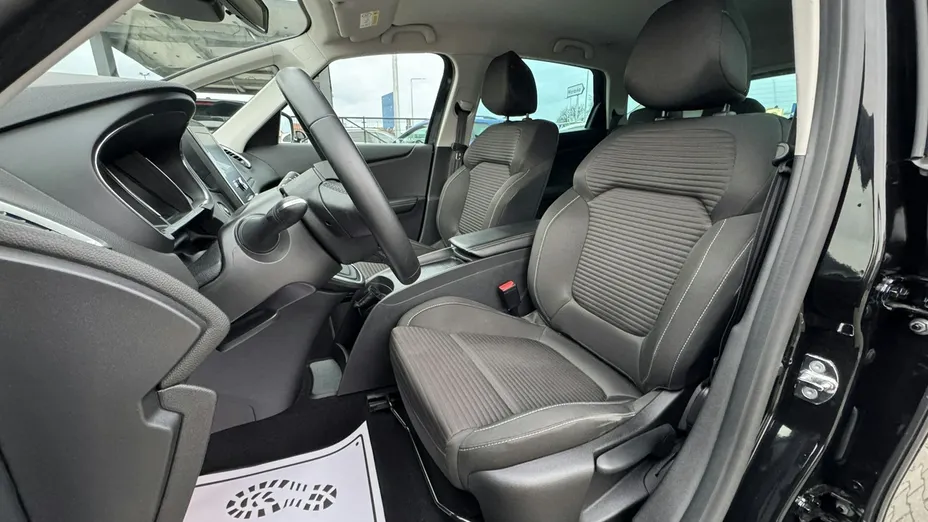 RENAULT Scenic -