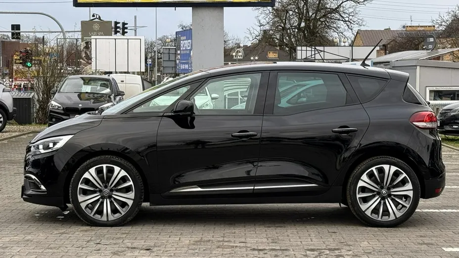 RENAULT Scenic -