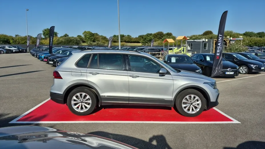 Volkswagen Tiguan -