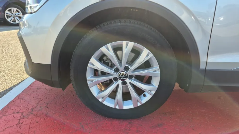 Volkswagen Tiguan -