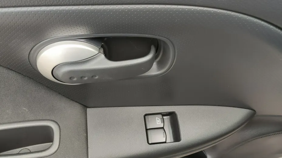 NISSAN Note -