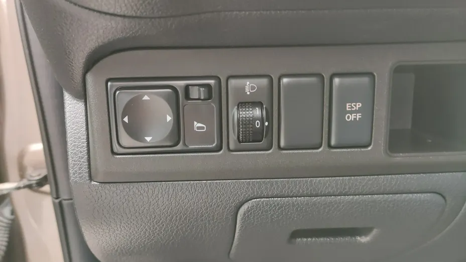 NISSAN Note -