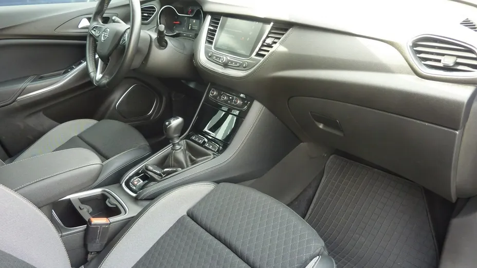 OPEL Grandland X -