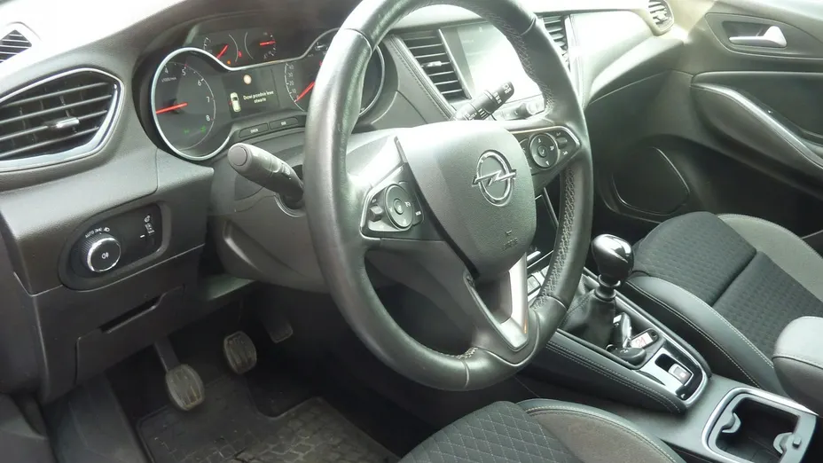 OPEL Grandland X -