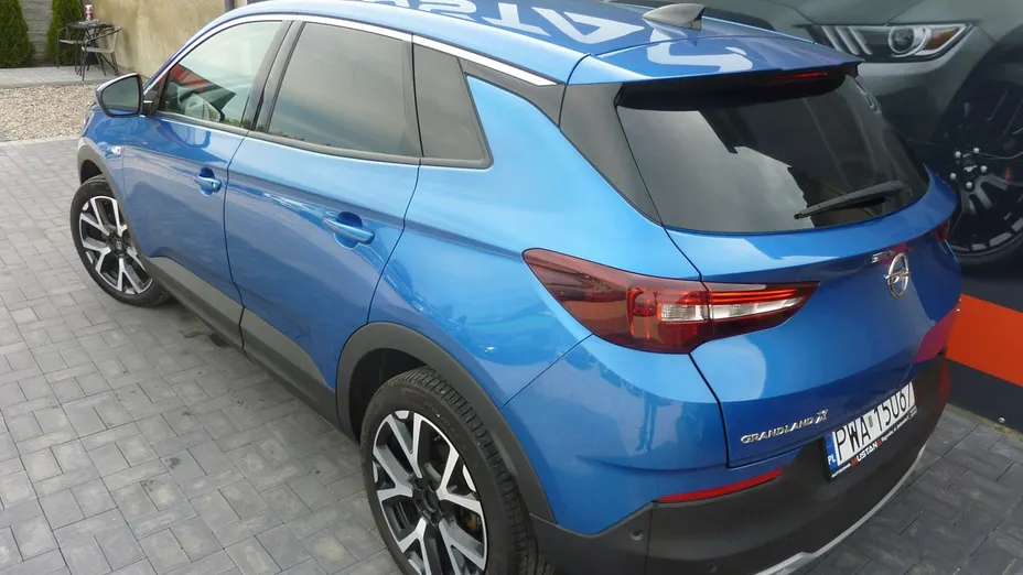 OPEL Grandland X -