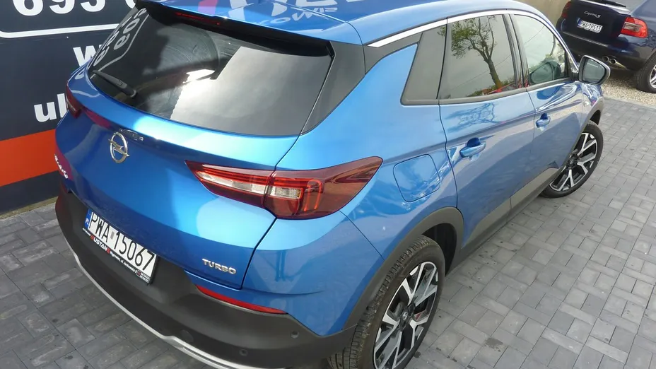 OPEL Grandland X -