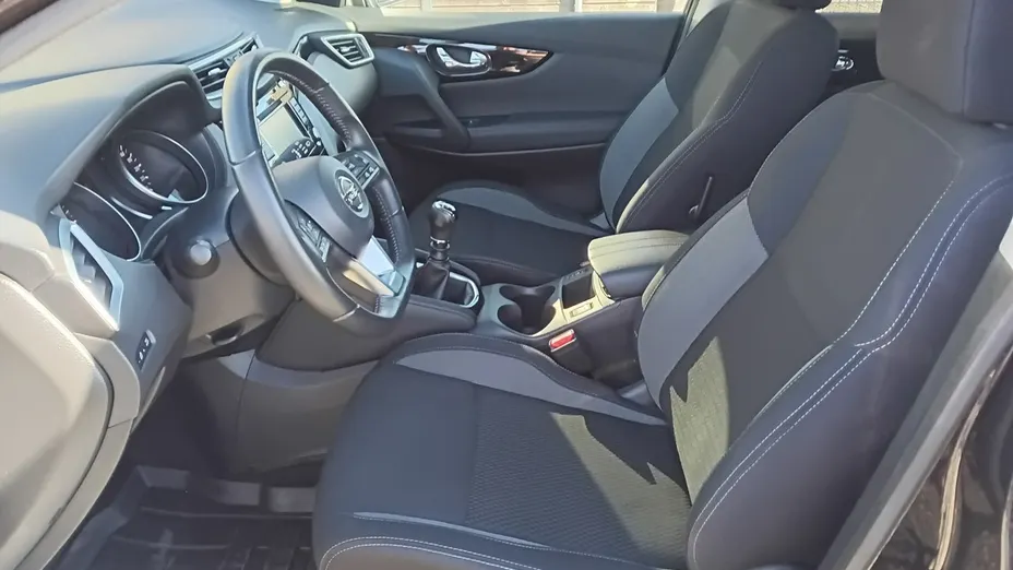 NISSAN Qashqai -